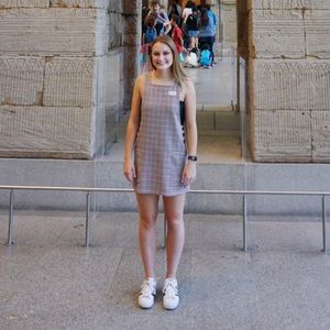 Meet your Posher, Leslie